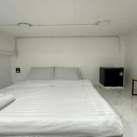 Megun Capsule 150 Cm Apartment Bangkok Ngoại thất bức ảnh