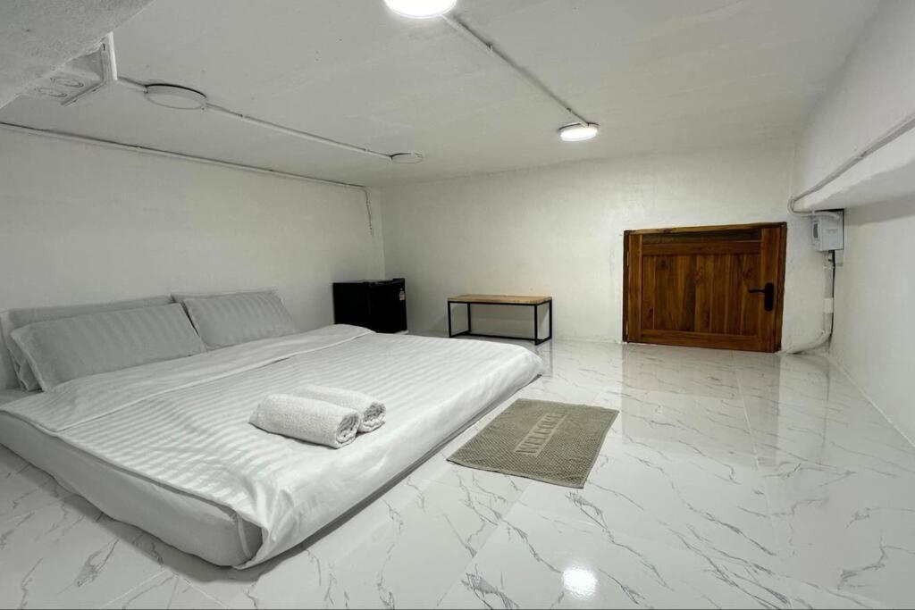 Megun Capsule 150 Cm Apartment Bangkok Ngoại thất bức ảnh