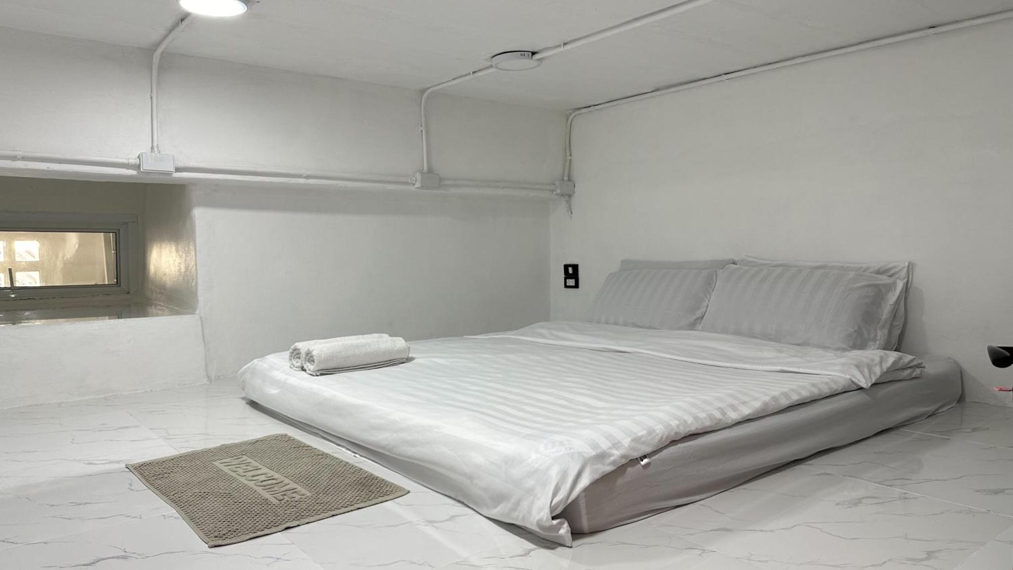 Megun Capsule 150 Cm Apartment Bangkok Ngoại thất bức ảnh