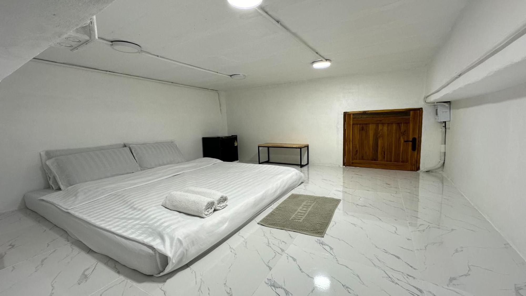 Megun Capsule 150 Cm Apartment Bangkok Ngoại thất bức ảnh